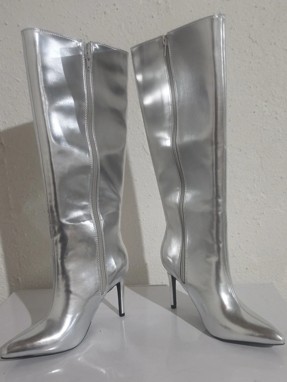 MIA MARYSOL Women's Silver Knee-High Pointed Toe Boots